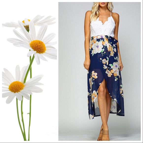 *Clearance* Ava Hawaiian Crochet & Hibiscus Dress - Picture 5 of 8